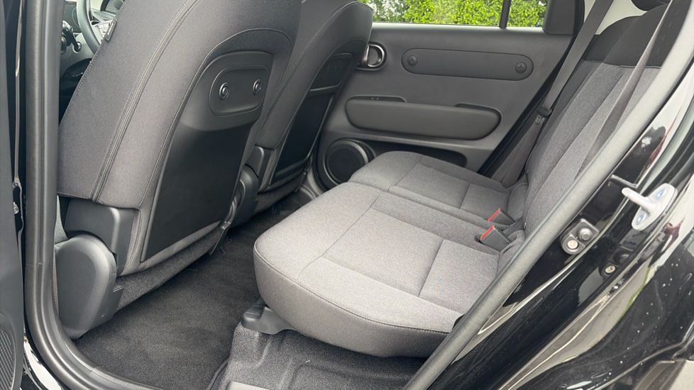 Hyundai INSTER 85kW 02 49kWh 5dr Auto Electric Hatchback - Image 16