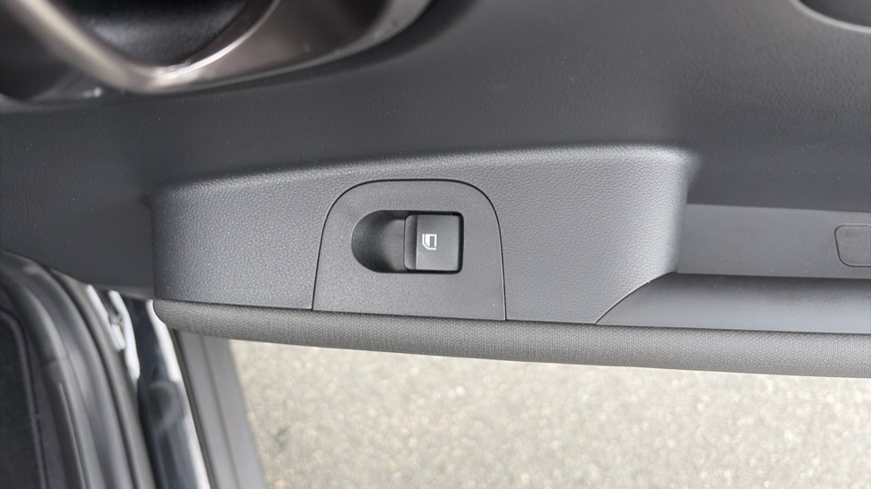 Hyundai INSTER 85kW 02 49kWh 5dr Auto Electric Hatchback - Image 21