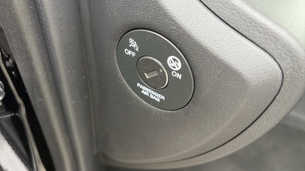 Hyundai INSTER 85kW 02 49kWh 5dr Auto Electric Hatchback - Image 26