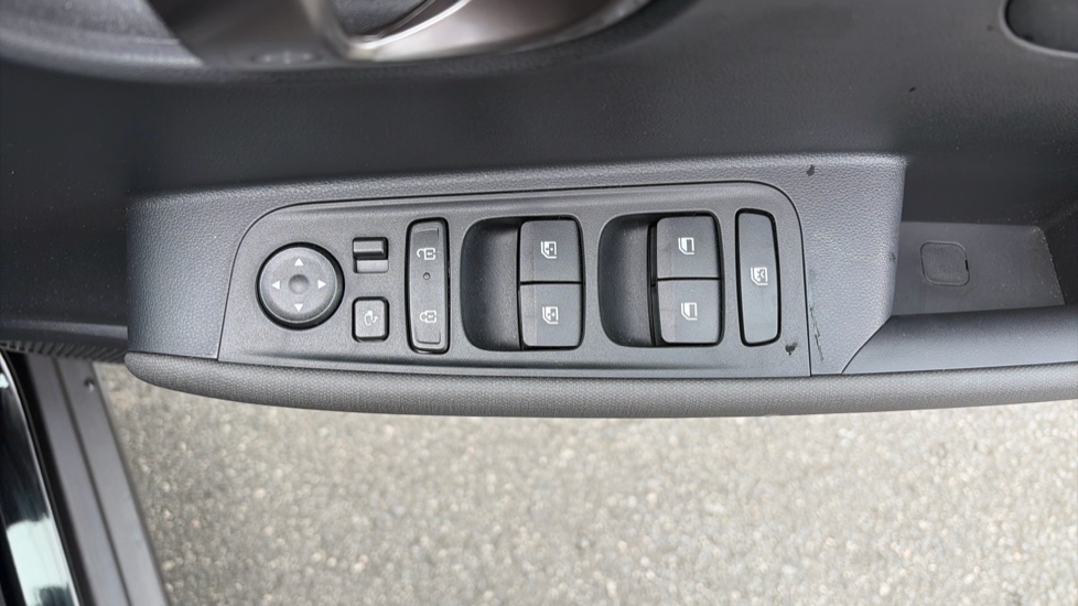 Hyundai INSTER 85kW 02 49kWh 5dr Auto Electric Hatchback - Image 30
