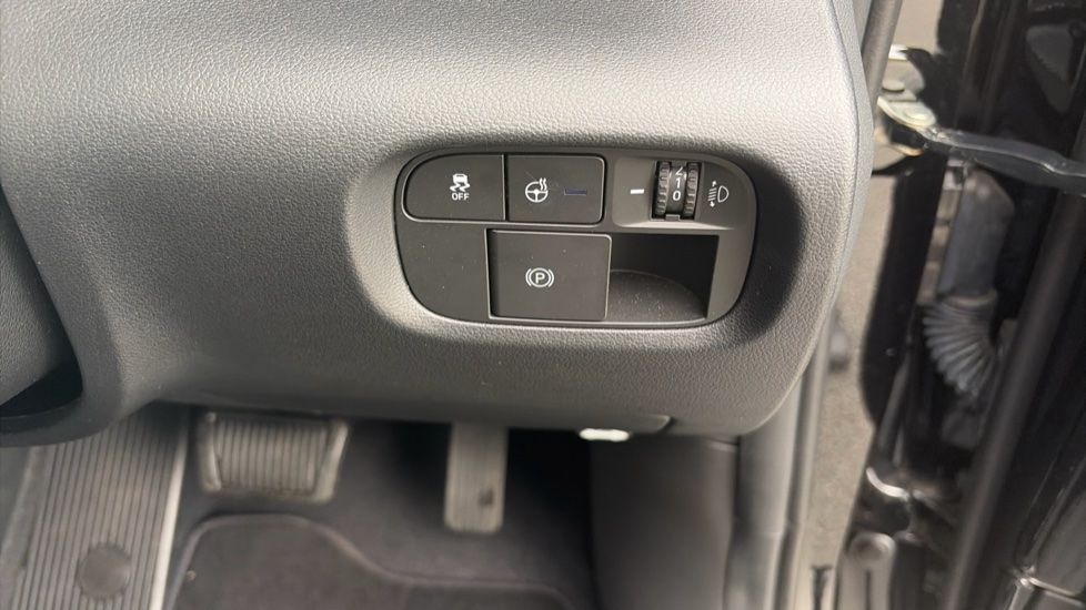 Hyundai INSTER 85kW 02 49kWh 5dr Auto Electric Hatchback - Image 31