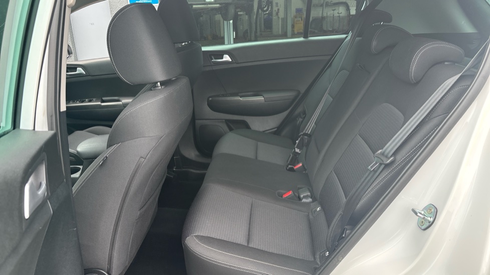 Kia Sportage 1.6 GDi ISG 2 5dr Petrol Estate - Image 16