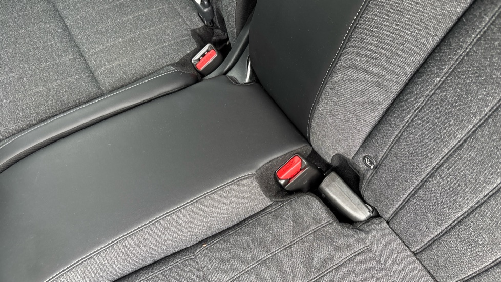 Honda Jazz 1.5 i-MMD Hybrid Advance 5dr eCVT Hybrid Hatchback - Image 17