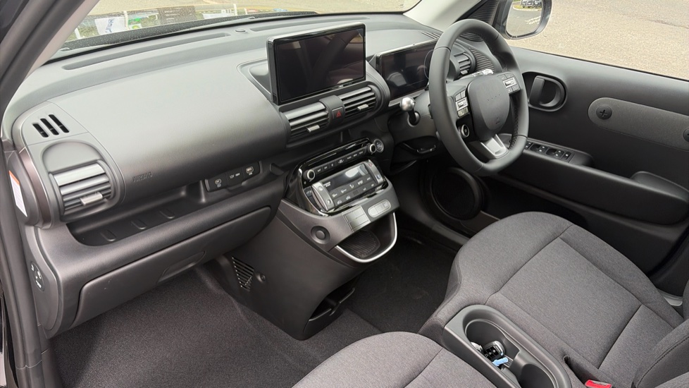 Hyundai INSTER 71kW 01 42kWh 5dr Auto Electric Hatchback - Image 9