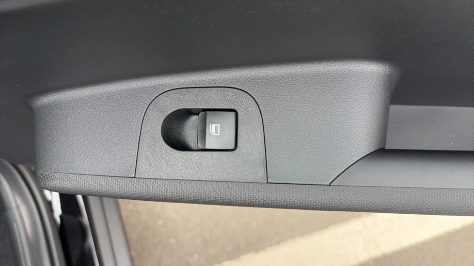 Hyundai INSTER 71kW 01 42kWh 5dr Auto Electric Hatchback - Image 25