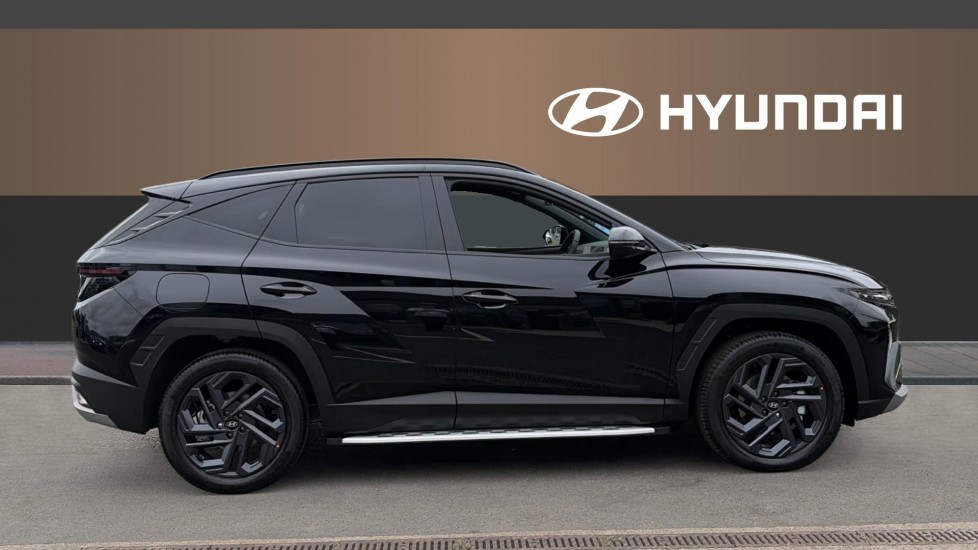 Hyundai TUCSON 1.6T Plug-in Hybrid Black Line 5dr Auto Estate - Image 5