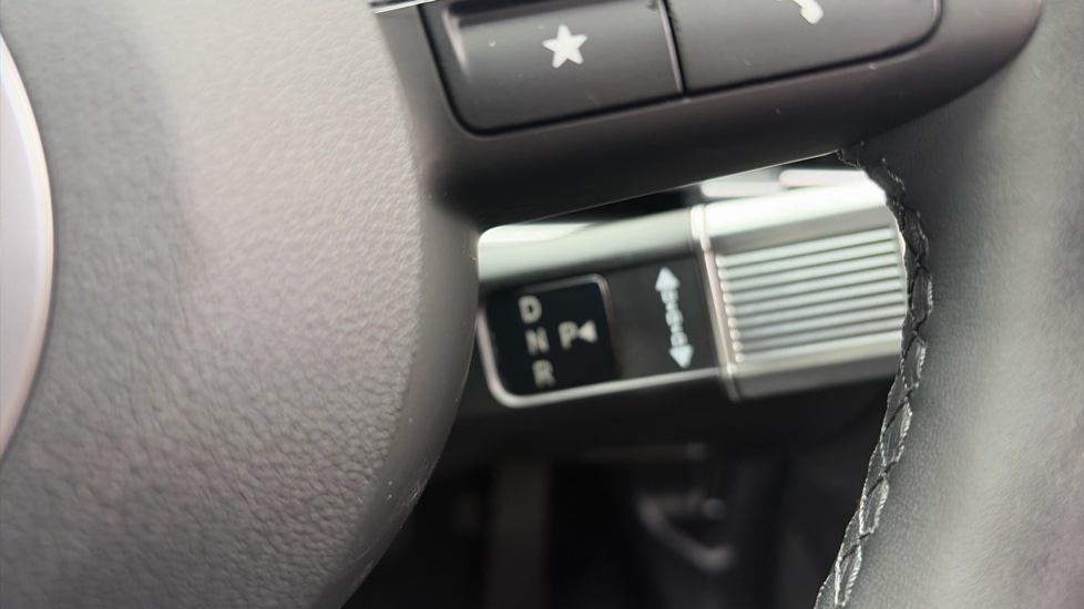 Hyundai TUCSON 1.6T Plug-in Hybrid Black Line 5dr Auto Estate - Image 13