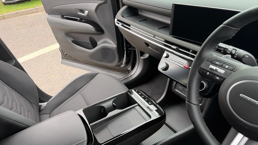 Hyundai TUCSON 1.6T Plug-in Hybrid Black Line 5dr Auto Estate - Image 14