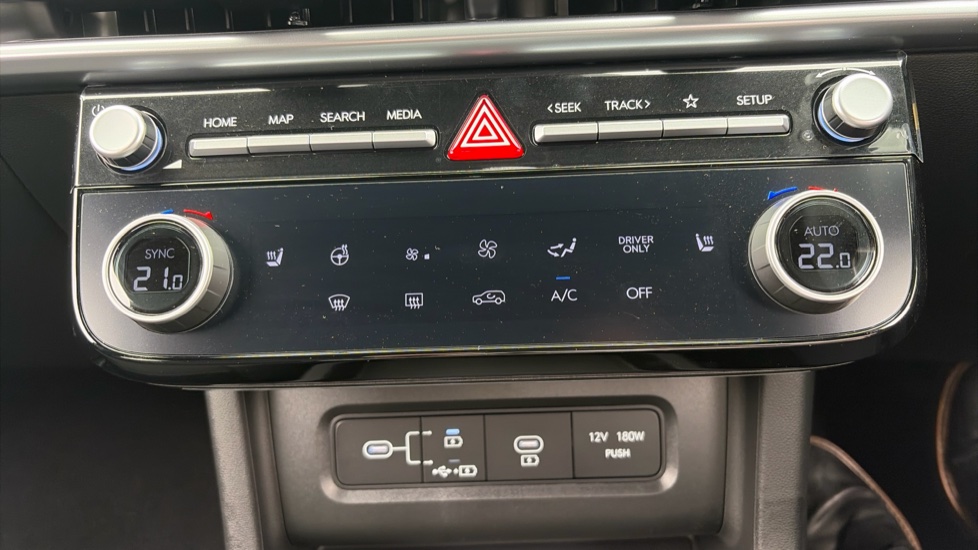 Hyundai TUCSON 1.6T Plug-in Hybrid Black Line 5dr Auto Estate - Image 25
