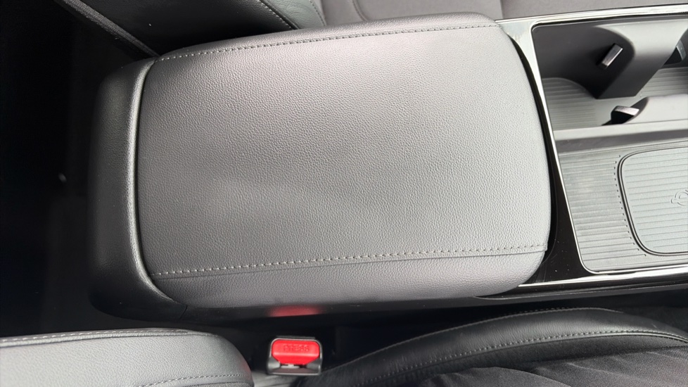 Hyundai TUCSON 1.6T Plug-in Hybrid Black Line 5dr Auto Estate - Image 33