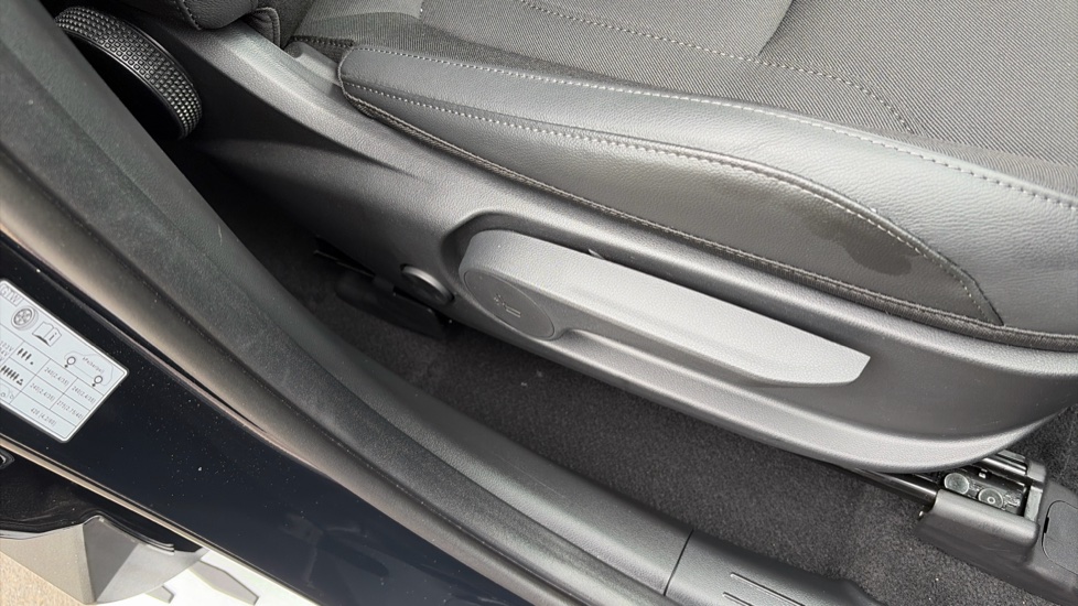 Hyundai TUCSON 1.6T Plug-in Hybrid Black Line 5dr Auto Estate - Image 39