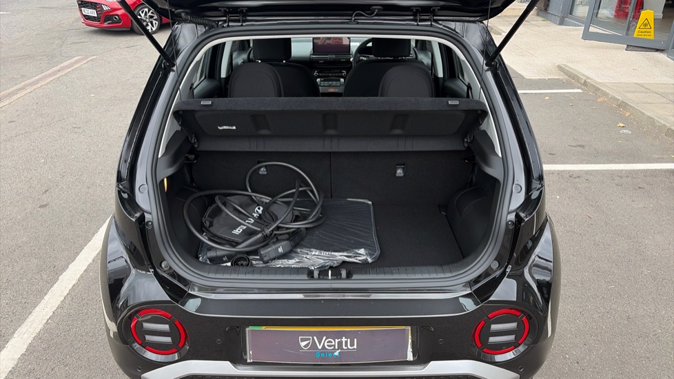 Hyundai INSTER 71kW 01 42kWh 5dr Auto Electric Hatchback - Image 4