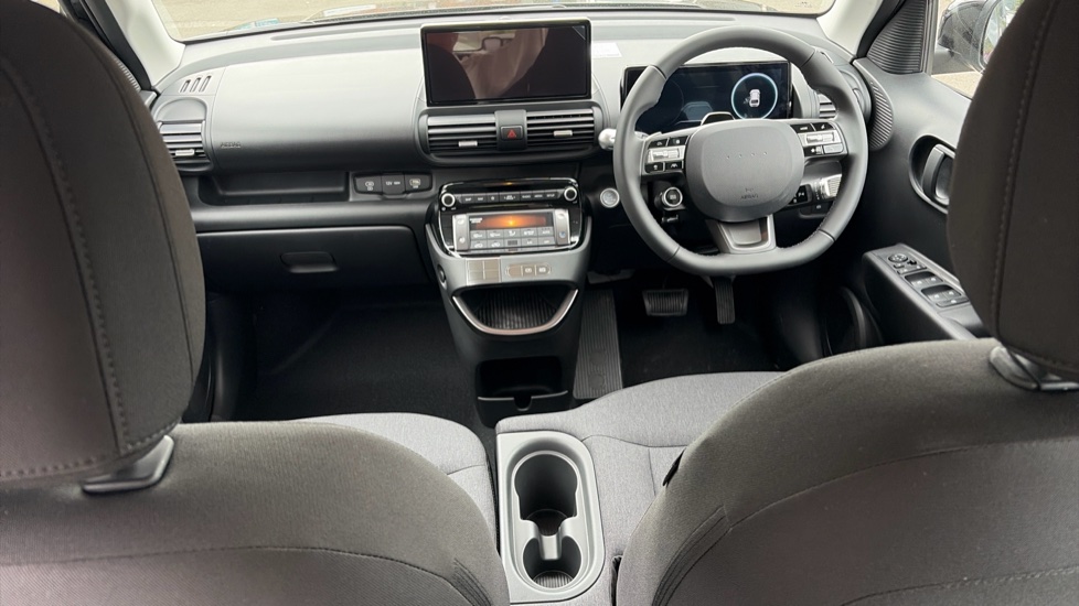 Hyundai INSTER 71kW 01 42kWh 5dr Auto Electric Hatchback - Image 10