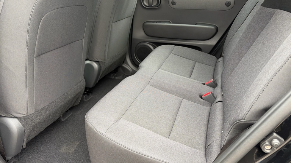 Hyundai INSTER 71kW 01 42kWh 5dr Auto Electric Hatchback - Image 16