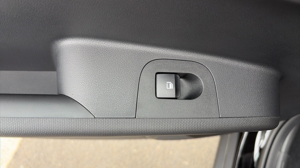Hyundai INSTER 71kW 01 42kWh 5dr Auto Electric Hatchback - Image 23
