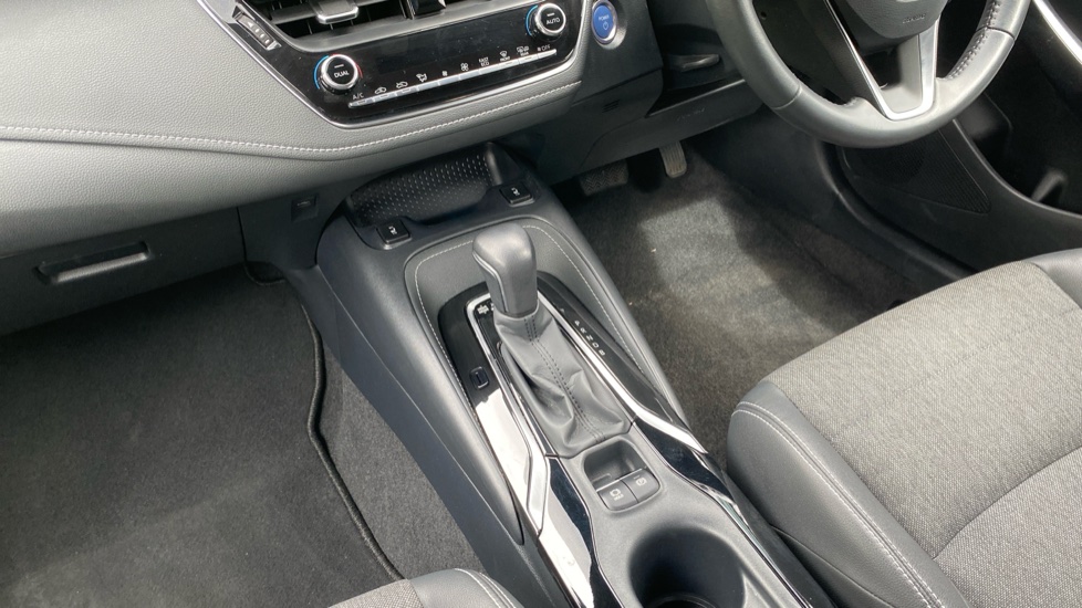 Toyota Corolla 1.8 VVT-i Hybrid Design 5dr CVT Hybrid Hatchback - Image 13