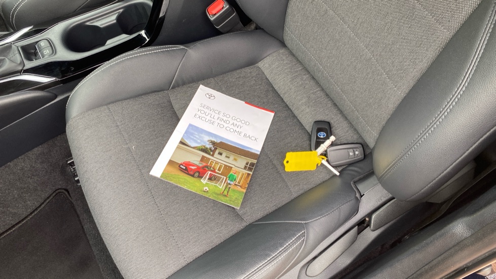 Toyota Corolla 1.8 VVT-i Hybrid Design 5dr CVT Hybrid Hatchback - Image 19
