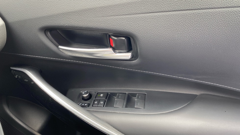 Toyota Corolla 1.8 VVT-i Hybrid Design 5dr CVT Hybrid Hatchback - Image 24