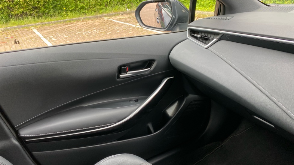 Toyota Corolla 1.8 VVT-i Hybrid Design 5dr CVT Hybrid Hatchback - Image 29