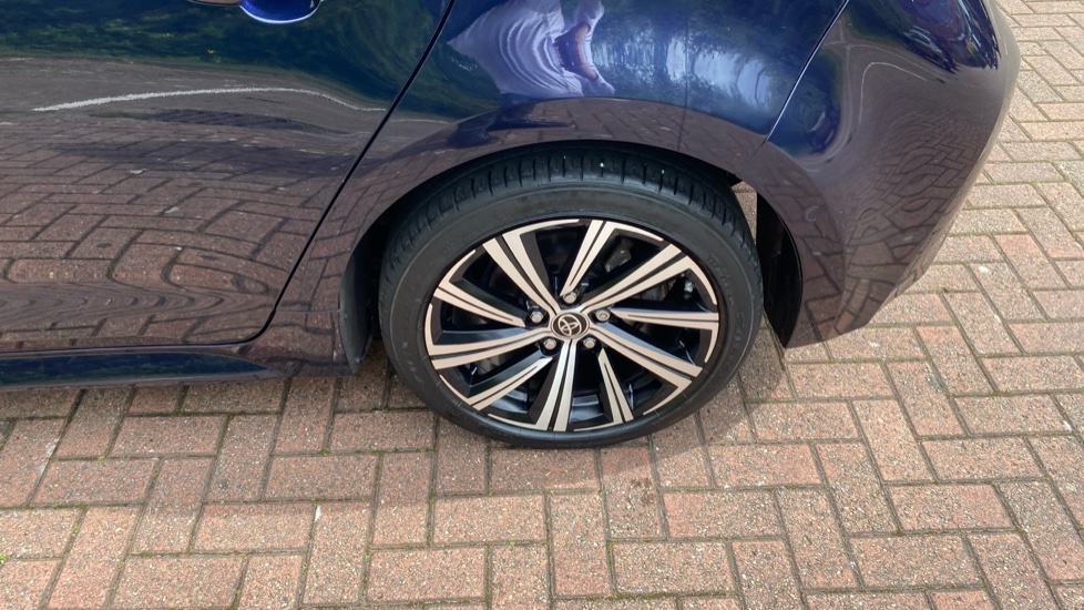 Toyota Corolla 1.8 VVT-i Hybrid Design 5dr CVT Hybrid Hatchback - Image 33