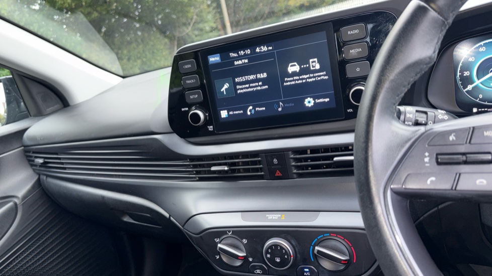 Hyundai i20 1.0T GDi 48V MHD SE Connect 5dr Petrol Hatchback - Image 14