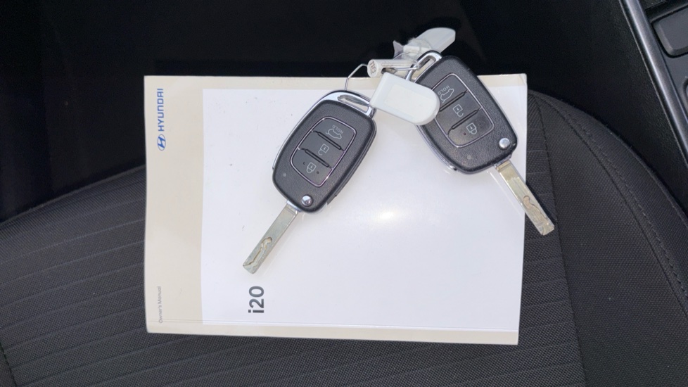Hyundai i20 1.0T GDi 48V MHD SE Connect 5dr Petrol Hatchback - Image 19