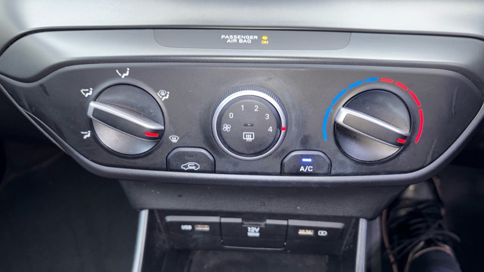 Hyundai i20 1.0T GDi 48V MHD SE Connect 5dr Petrol Hatchback - Image 27