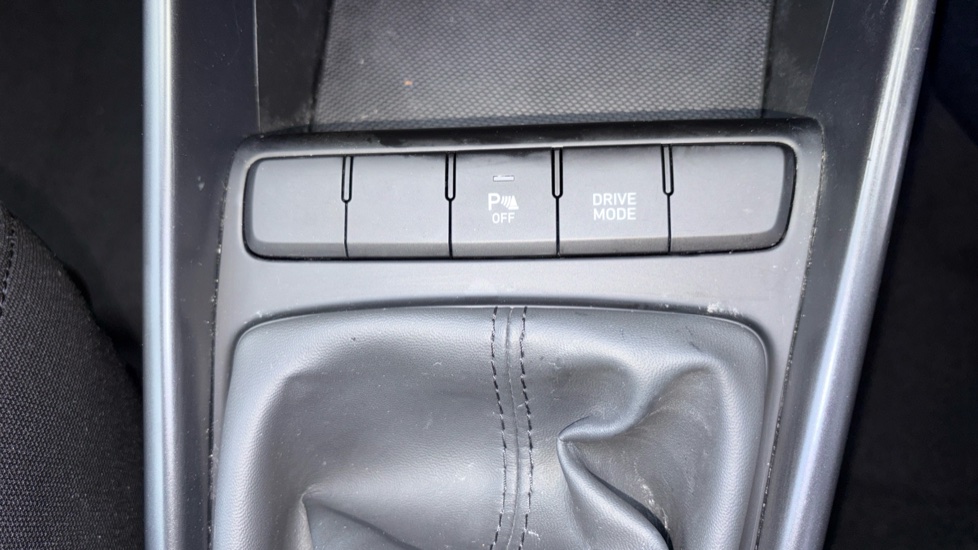 Hyundai i20 1.0T GDi 48V MHD SE Connect 5dr Petrol Hatchback - Image 29