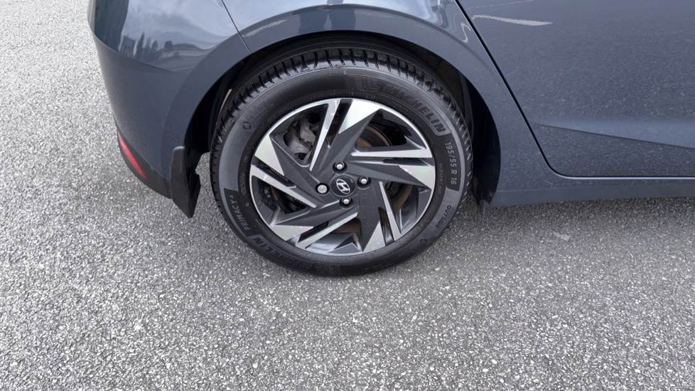 Hyundai i20 1.0T GDi 48V MHD SE Connect 5dr Petrol Hatchback - Image 34