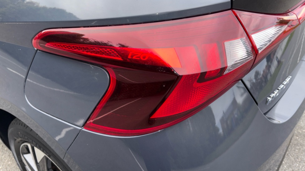 Hyundai i20 1.0T GDi 48V MHD SE Connect 5dr Petrol Hatchback - Image 38