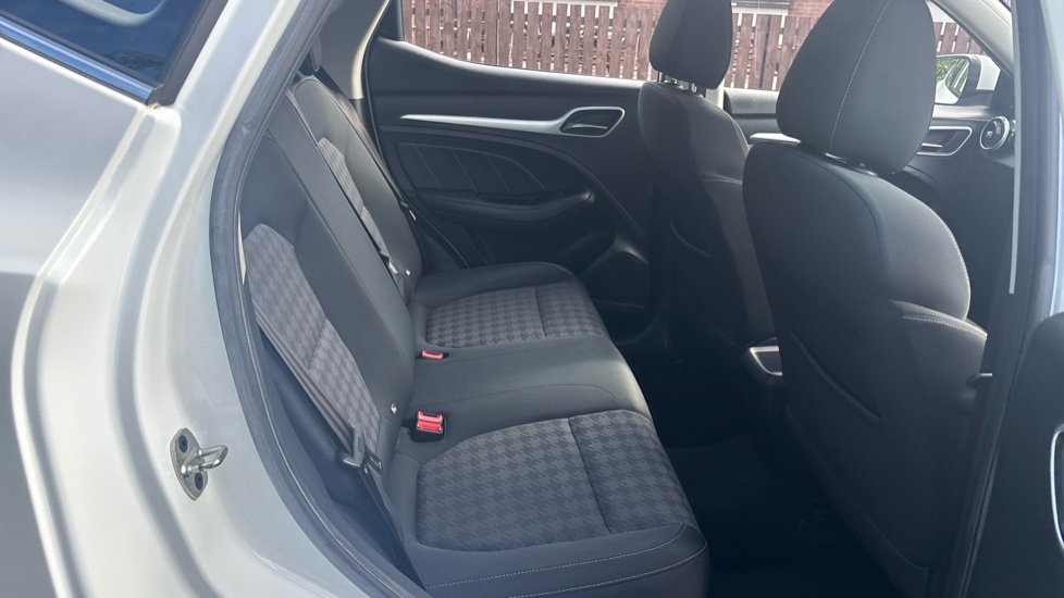MG ZS 1.5 VTi-TECH Excite 5dr Petrol Hatchback - Image 16