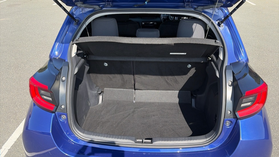 Toyota Yaris 1.5 Hybrid Design 5dr CVT Hybrid Hatchback - Image 4