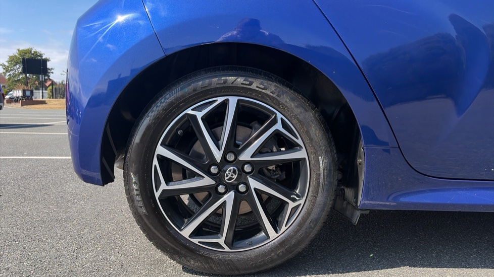 Toyota Yaris 1.5 Hybrid Design 5dr CVT Hybrid Hatchback - Image 7