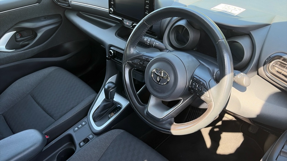 Toyota Yaris 1.5 Hybrid Design 5dr CVT Hybrid Hatchback - Image 11