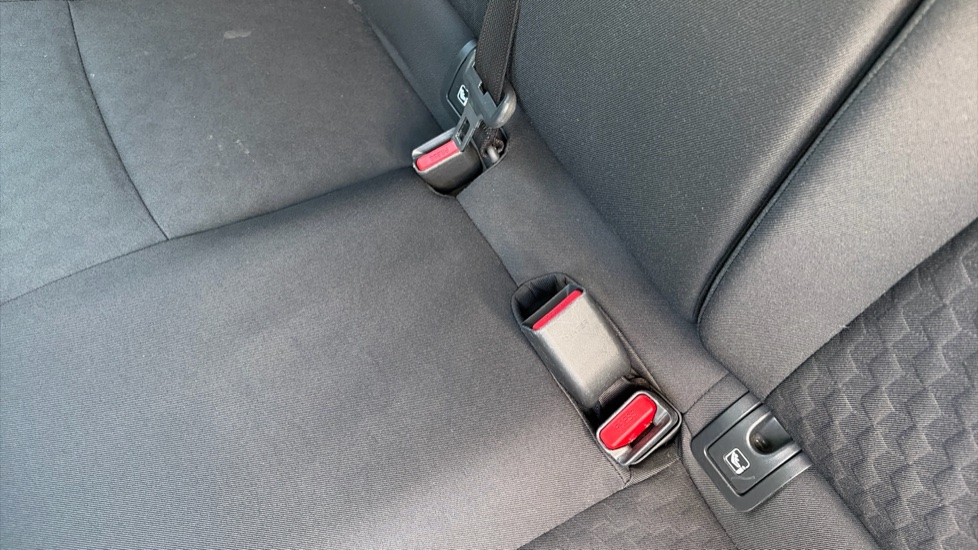 Toyota Yaris 1.5 Hybrid Design 5dr CVT Hybrid Hatchback - Image 17