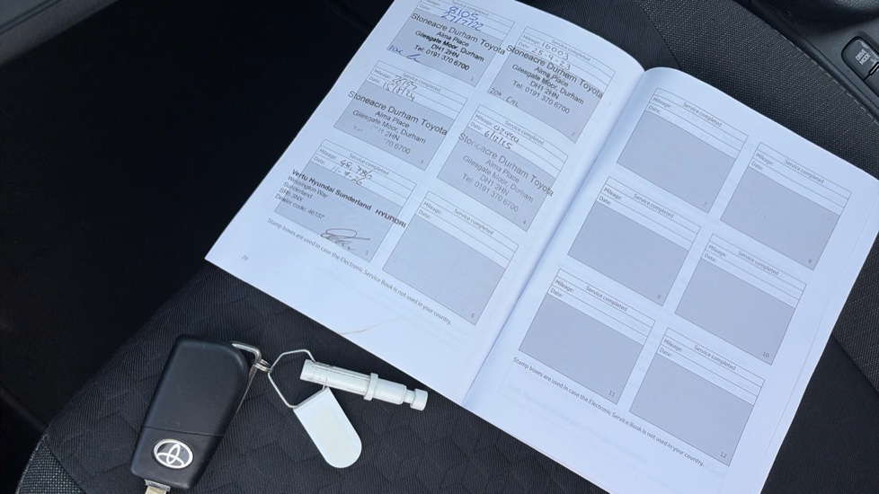 Toyota Yaris 1.5 Hybrid Design 5dr CVT Hybrid Hatchback - Image 19