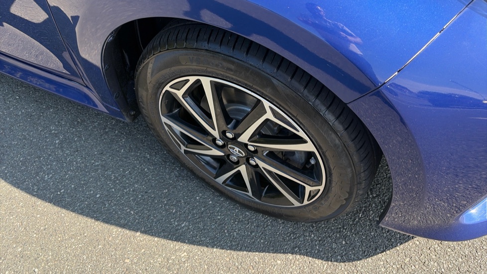 Toyota Yaris 1.5 Hybrid Design 5dr CVT Hybrid Hatchback - Image 22
