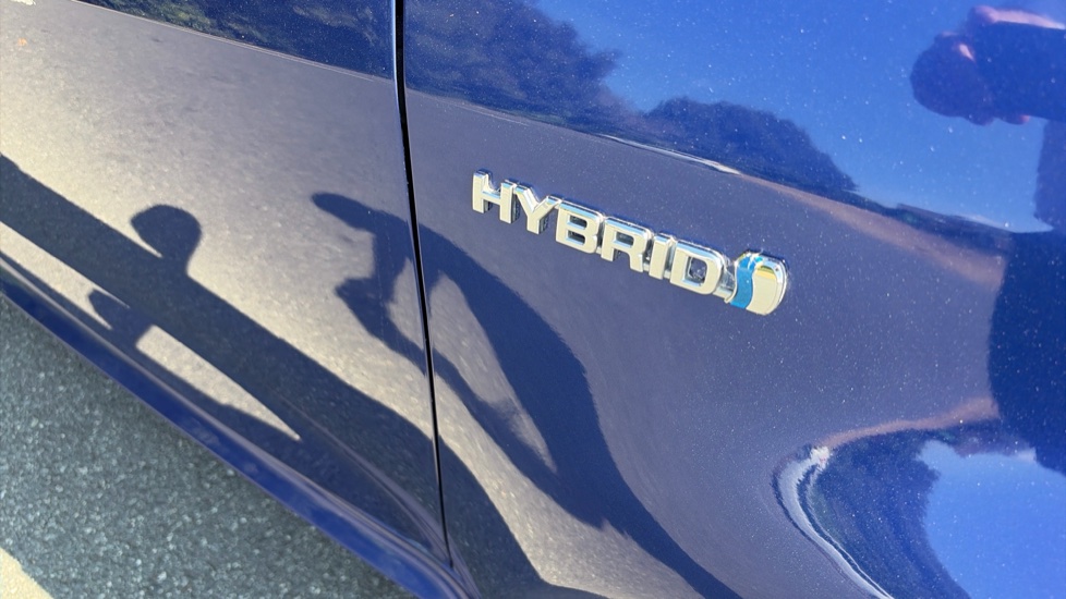 Toyota Yaris 1.5 Hybrid Design 5dr CVT Hybrid Hatchback - Image 23