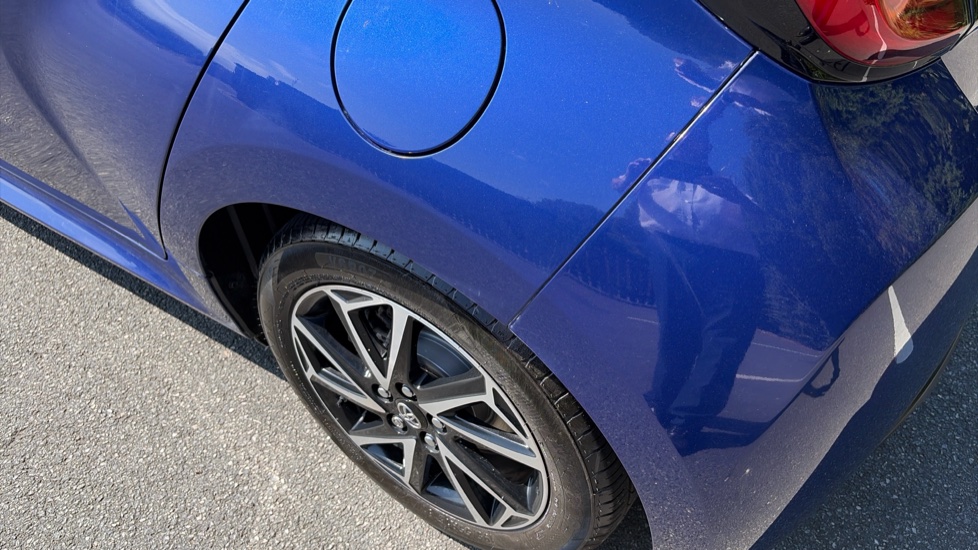 Toyota Yaris 1.5 Hybrid Design 5dr CVT Hybrid Hatchback - Image 32
