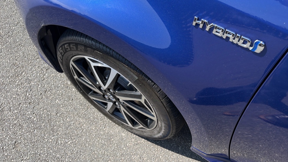 Toyota Yaris 1.5 Hybrid Design 5dr CVT Hybrid Hatchback - Image 39