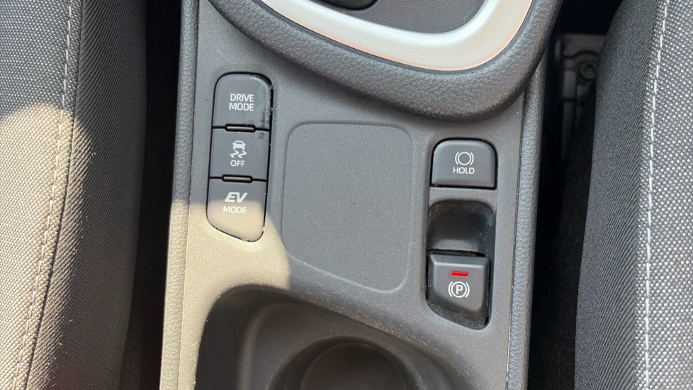 Toyota Yaris 1.5 Hybrid Design 5dr CVT Hybrid Hatchback - Image 40