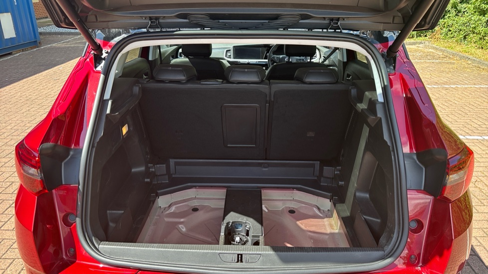 Vauxhall Grandland 1.2 Hybrid [136] Ultimate 5dr e-DCT6 Petrol Hatchback - Image 4