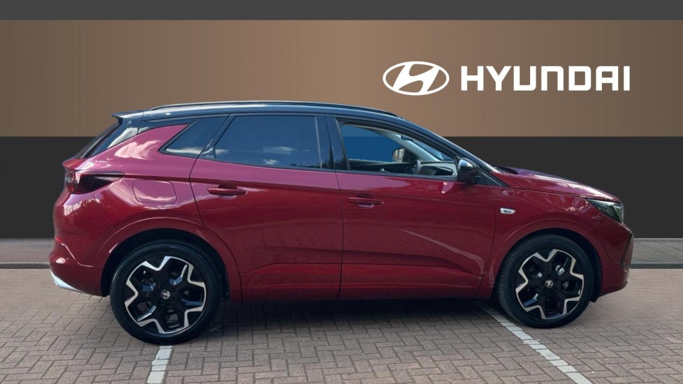 Vauxhall Grandland 1.2 Hybrid [136] Ultimate 5dr e-DCT6 Petrol Hatchback - Image 5