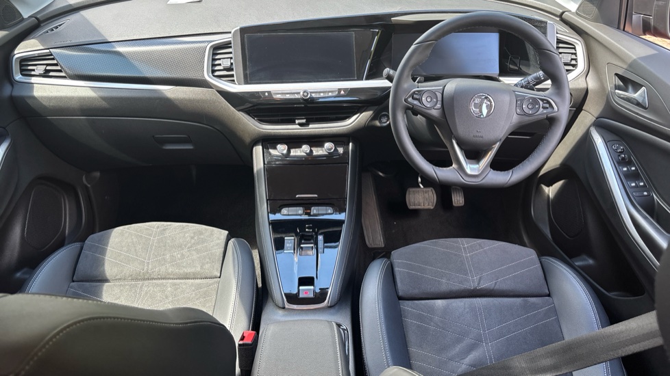 Vauxhall Grandland 1.2 Hybrid [136] Ultimate 5dr e-DCT6 Petrol Hatchback - Image 10
