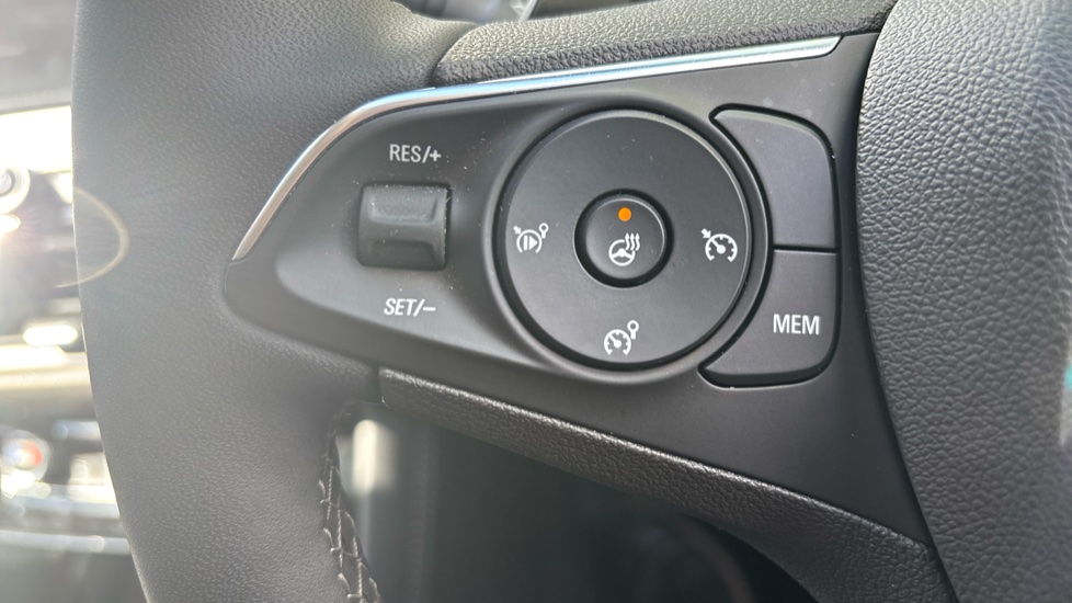 Vauxhall Grandland 1.2 Hybrid [136] Ultimate 5dr e-DCT6 Petrol Hatchback - Image 30