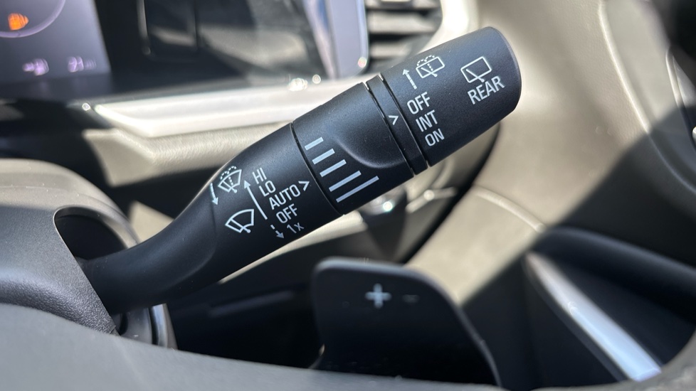 Vauxhall Grandland 1.2 Hybrid [136] Ultimate 5dr e-DCT6 Petrol Hatchback - Image 33