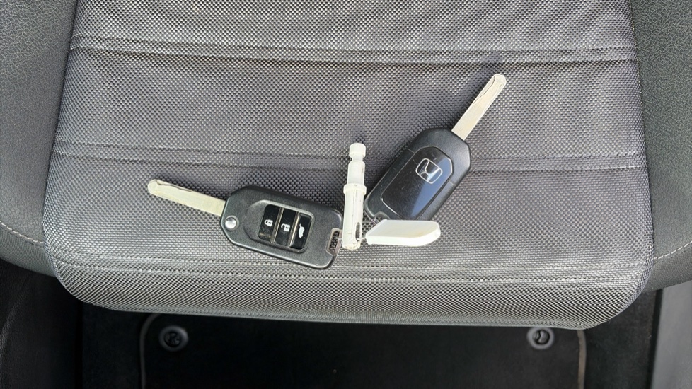 Honda CR-V 1.5 VTEC Turbo SE 5dr CVT Petrol Estate - Image 20
