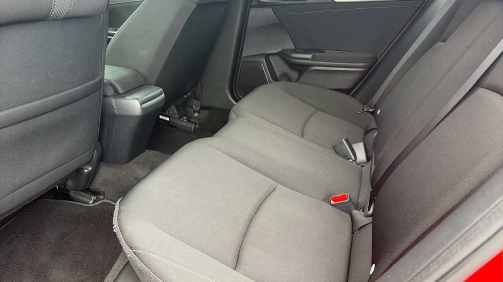 Honda Civic 1.5 VTEC Turbo Sport 5dr Petrol Hatchback - Image 16