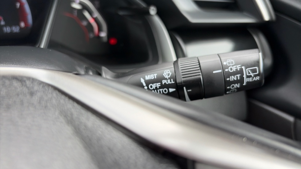 Honda Civic 1.5 VTEC Turbo Sport 5dr Petrol Hatchback - Image 31