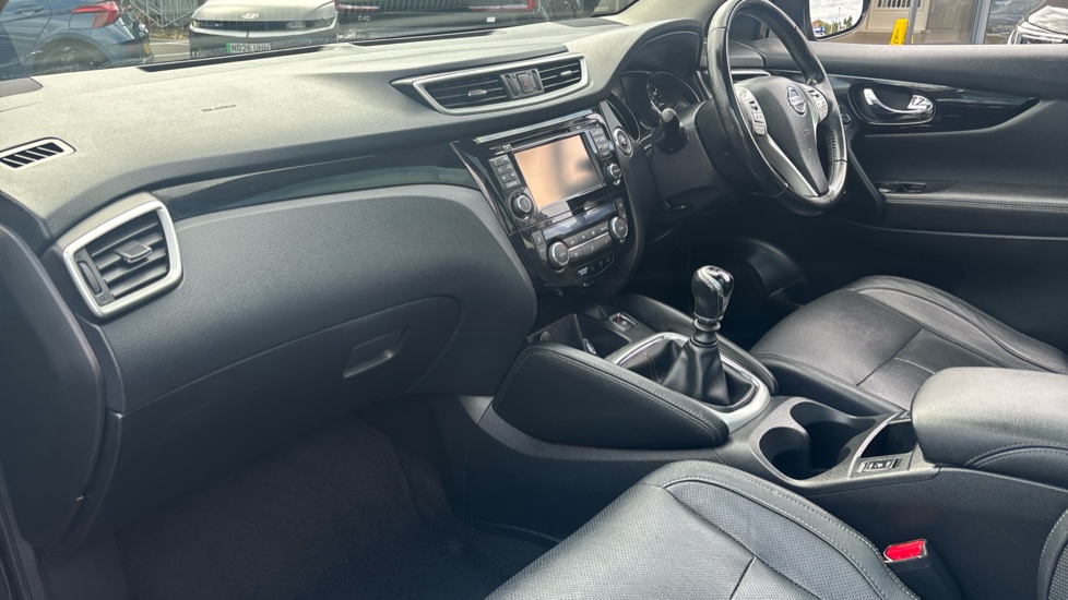 Nissan Qashqai 1.2 DiG-T Tekna [Non-Panoramic] 5dr Petrol Hatchback - Image 9